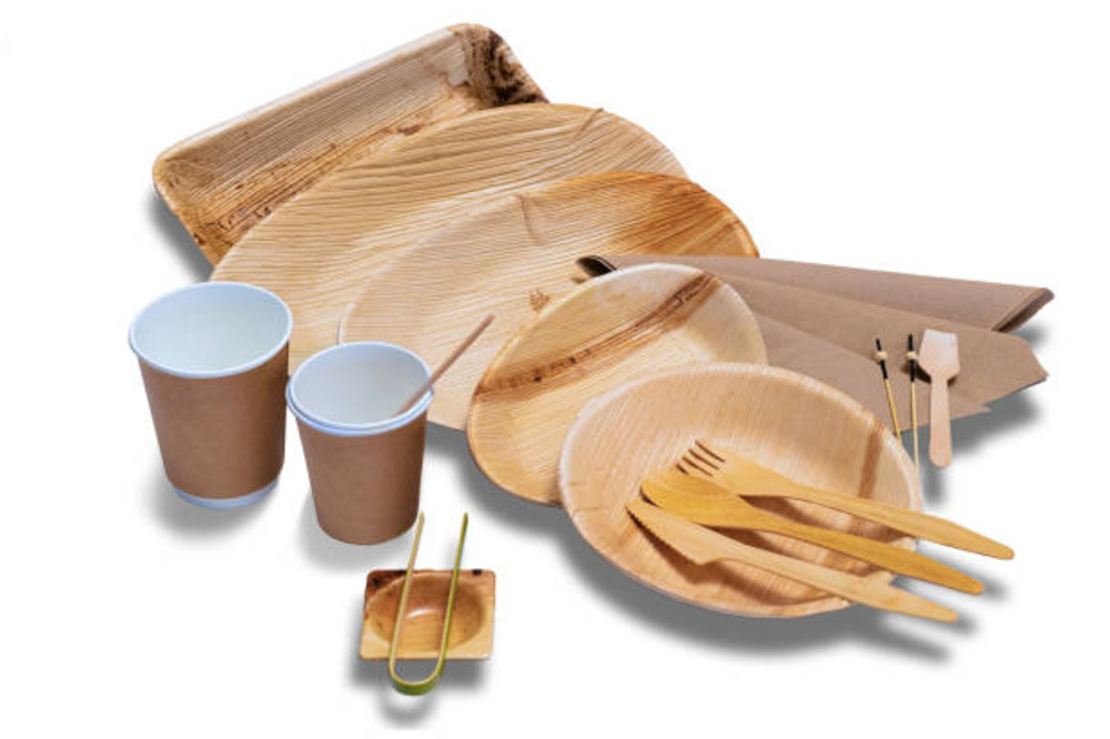 Various disposable catering supplies are made of wood.&nbsp;