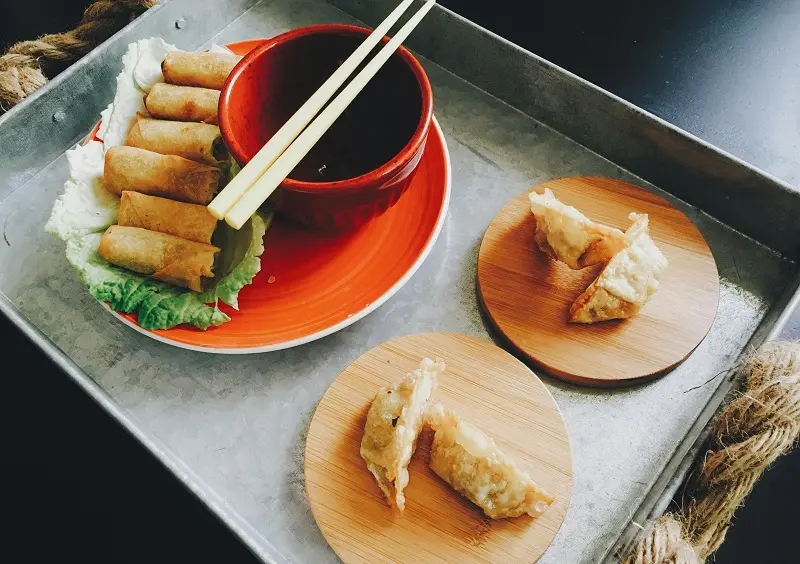Bamboo dishes and chopstick