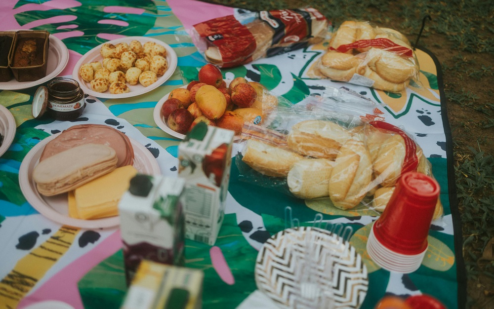 Sustainable plates for use in camping.