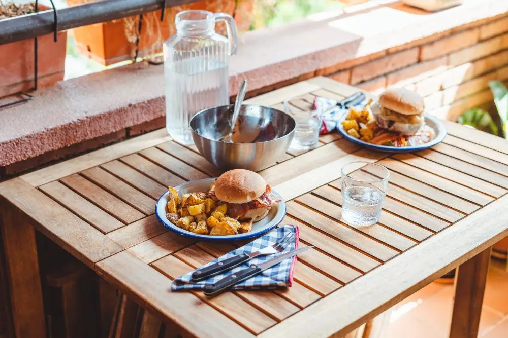 disposable plastic cutlery
