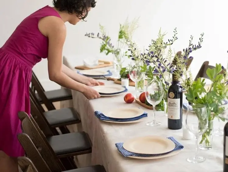 Biodegradable Wooden dishes for Banquets