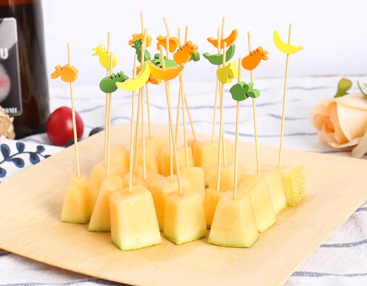 Enjoy food on bamboo plates and with bamboo picks at a sustainable party